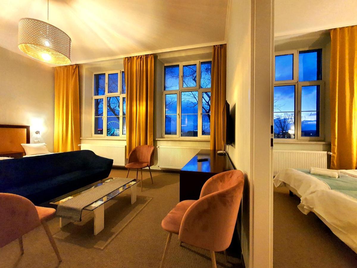 Holiday Suites Cracow Krakau Exterior foto